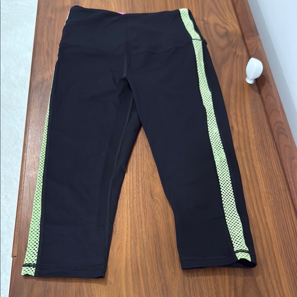 Victoria's Secret Black and Green Leggings Athletic Performance